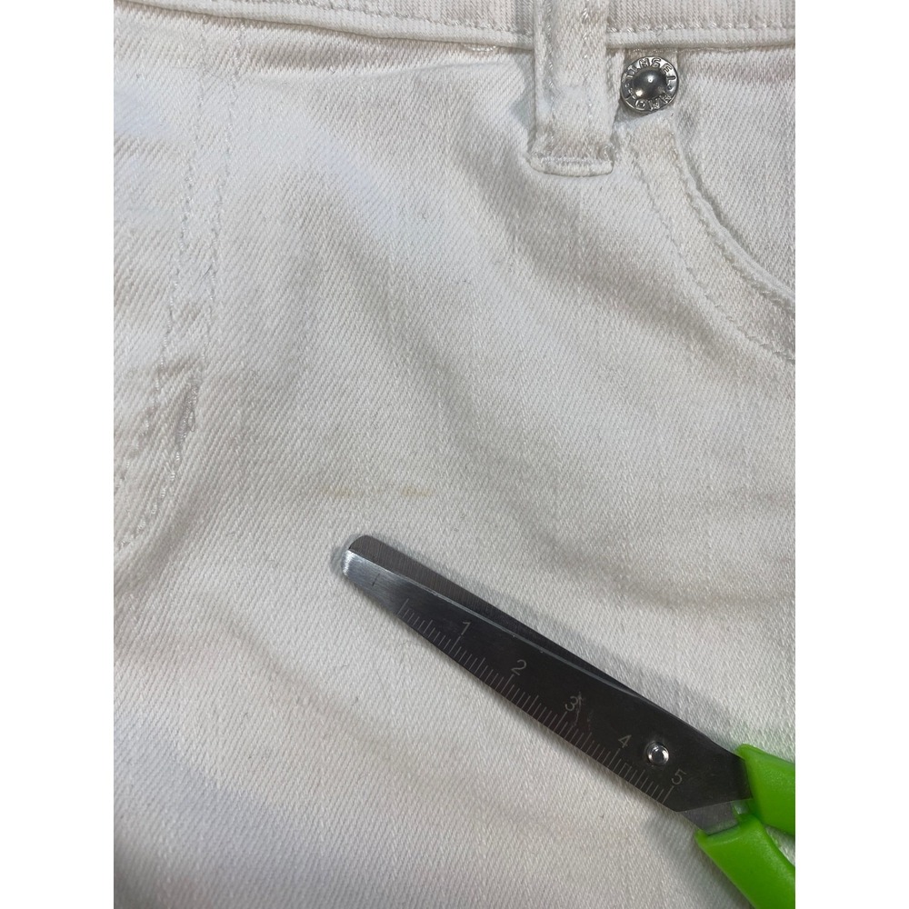 Tinseltown White‎ Denim Shorts Frayed Hem Rhinestone Accents Size 9 Womens - Picture 7 of 8
